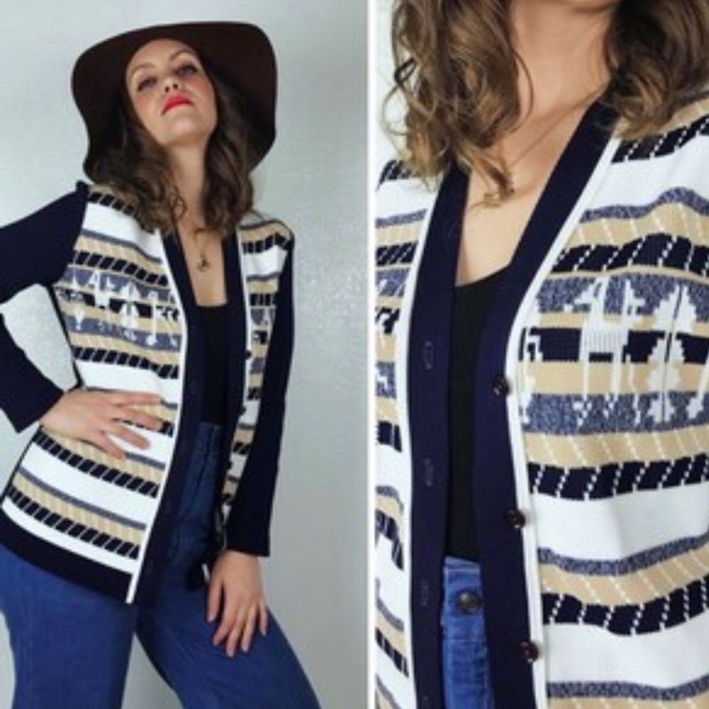 ILGWU Union Made In USA Retro VTG, Blue Sweater with Pattern Details Size M
